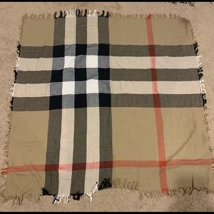 Authentic Burberry 100% extra fine merino wool scarf 110cm x 110cm. Brand new!